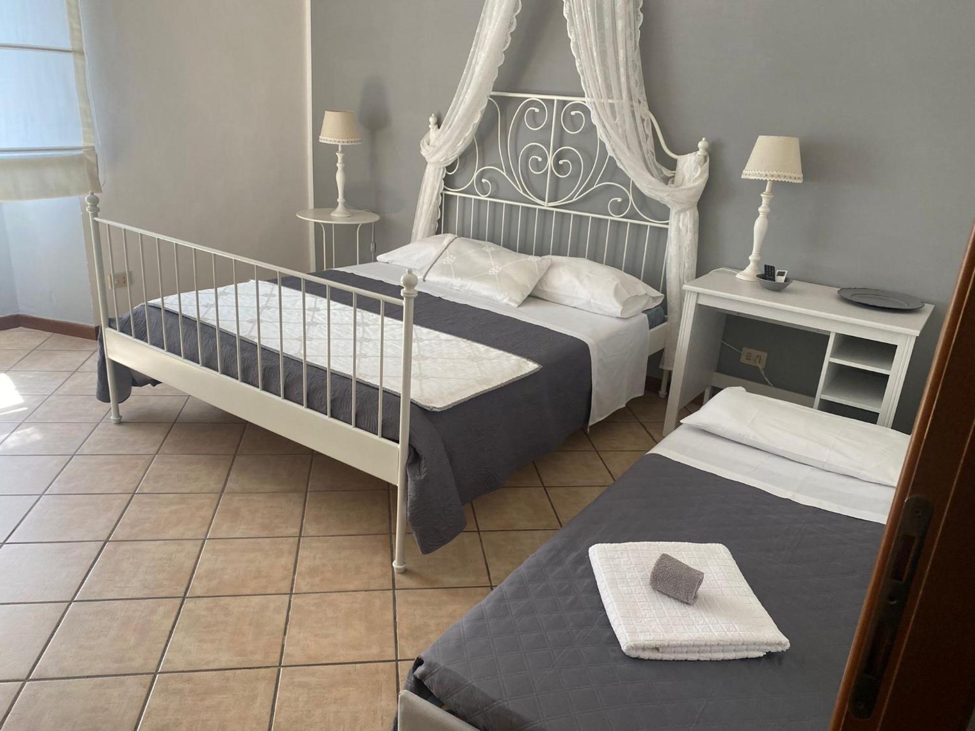 Maison Huguette Civitavecchia Buitenkant foto