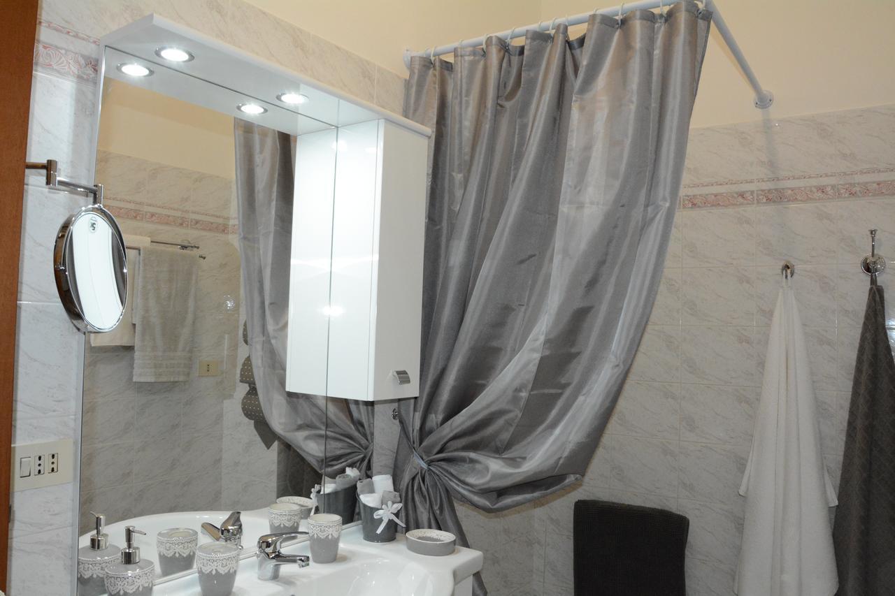 Maison Huguette Civitavecchia Buitenkant foto