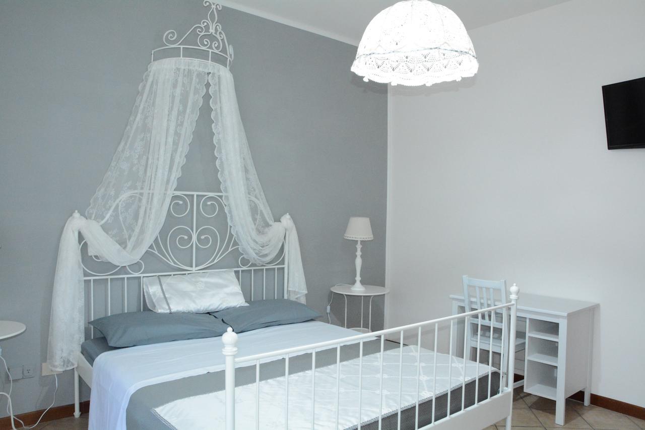 Maison Huguette Civitavecchia Buitenkant foto