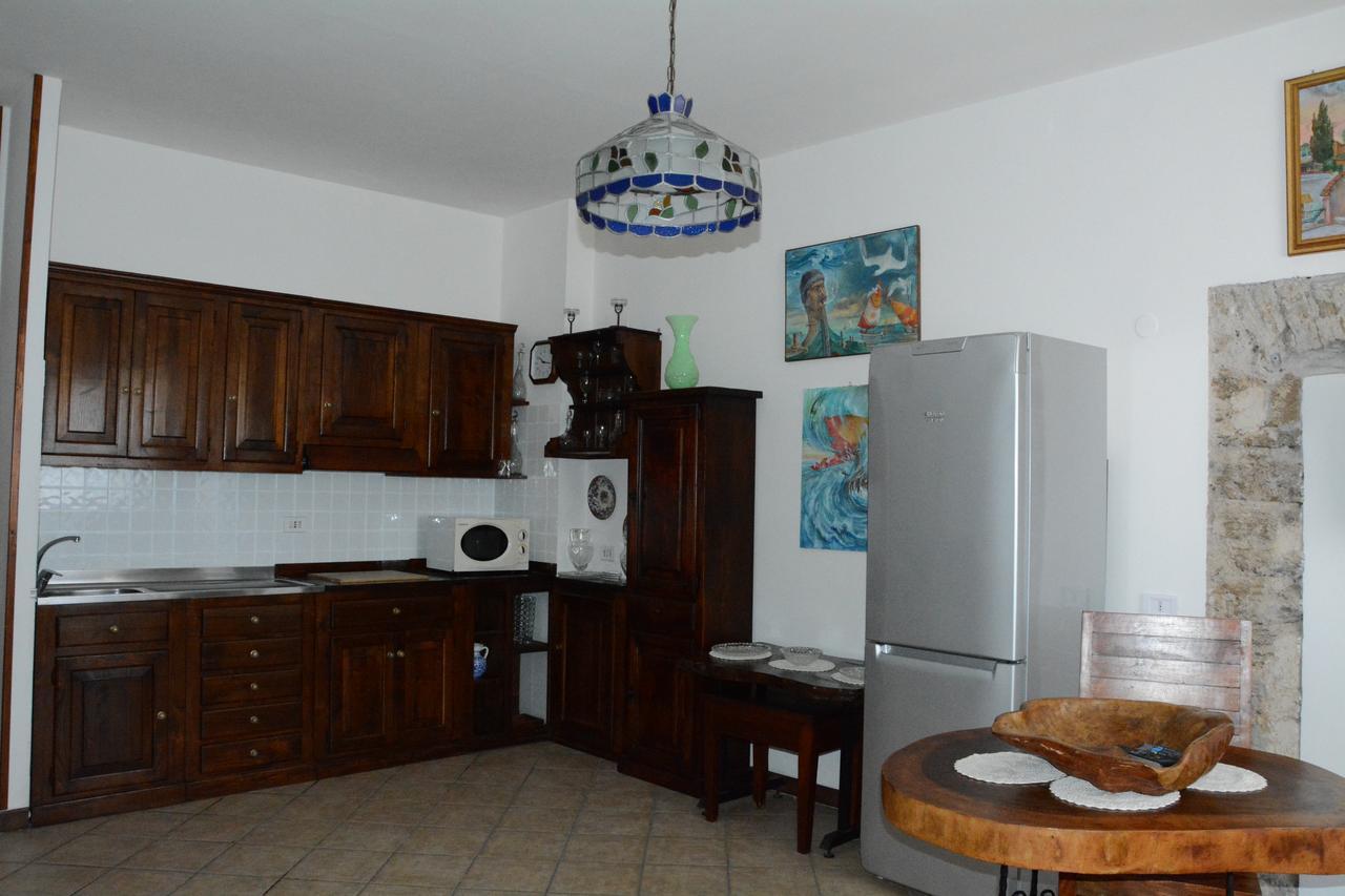 Maison Huguette Civitavecchia Buitenkant foto