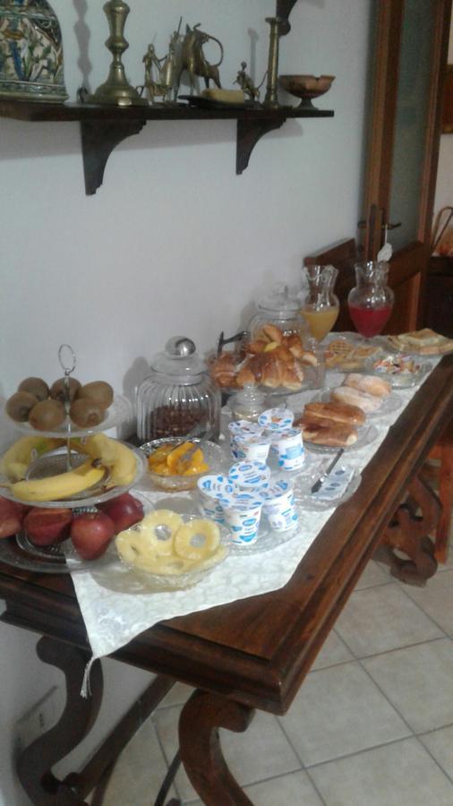 Maison Huguette Civitavecchia Buitenkant foto