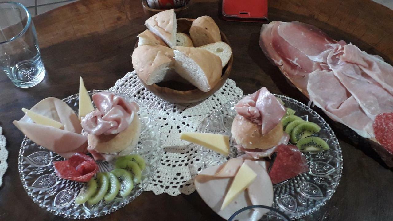 Maison Huguette Civitavecchia Buitenkant foto