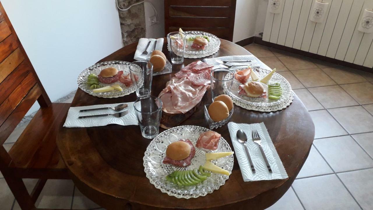 Maison Huguette Civitavecchia Buitenkant foto